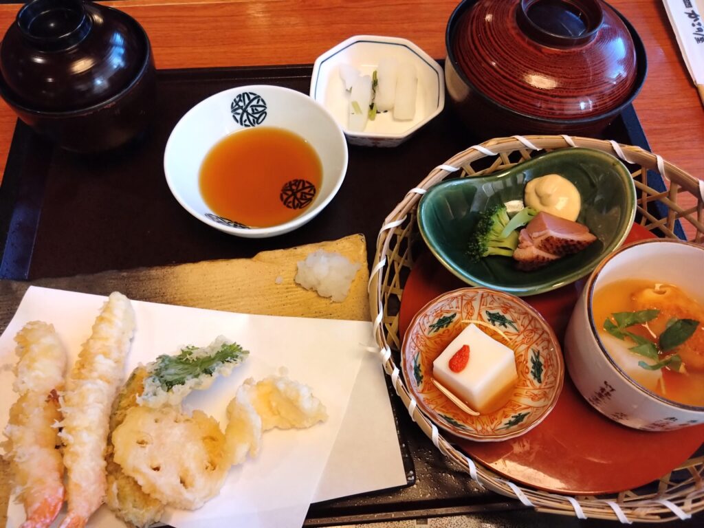 クリレスの優待で行ったかごの屋のランチ
